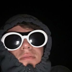 Meet your Posher, Aaron